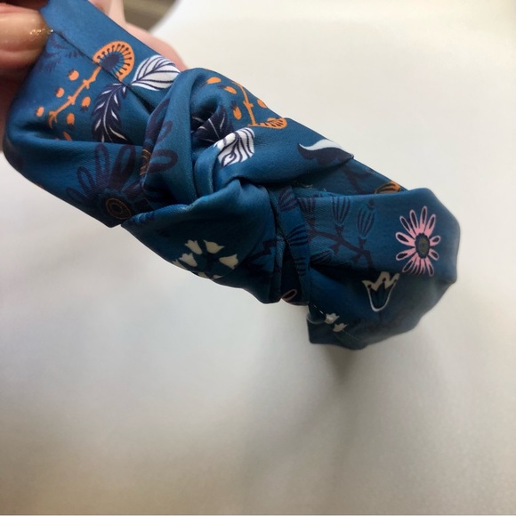 Headbands of Hope Set of 2 Gold and Navy Floral - Picture 15 of 16